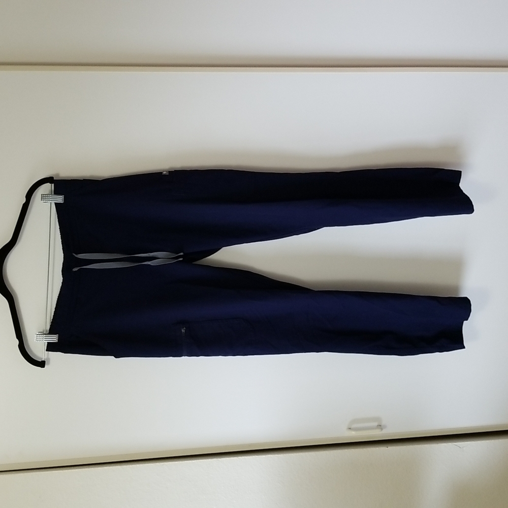 Figs Cargo Scrub Pants in Navy Blue - Size Small